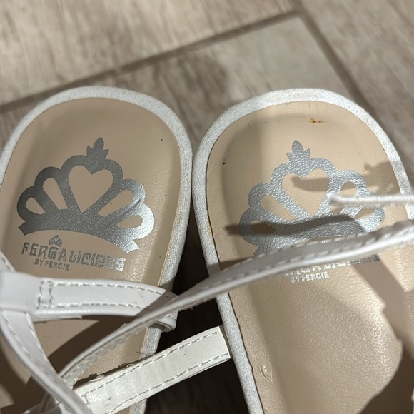 NWOT fergalicious wedges size 8M - Picture 3 of 4